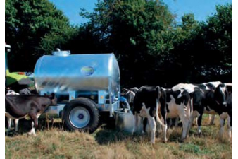 Obrázok pre Cisterna na vodu za traktor Pasdelou 2000 l zinkovaná pro provoz na farmě